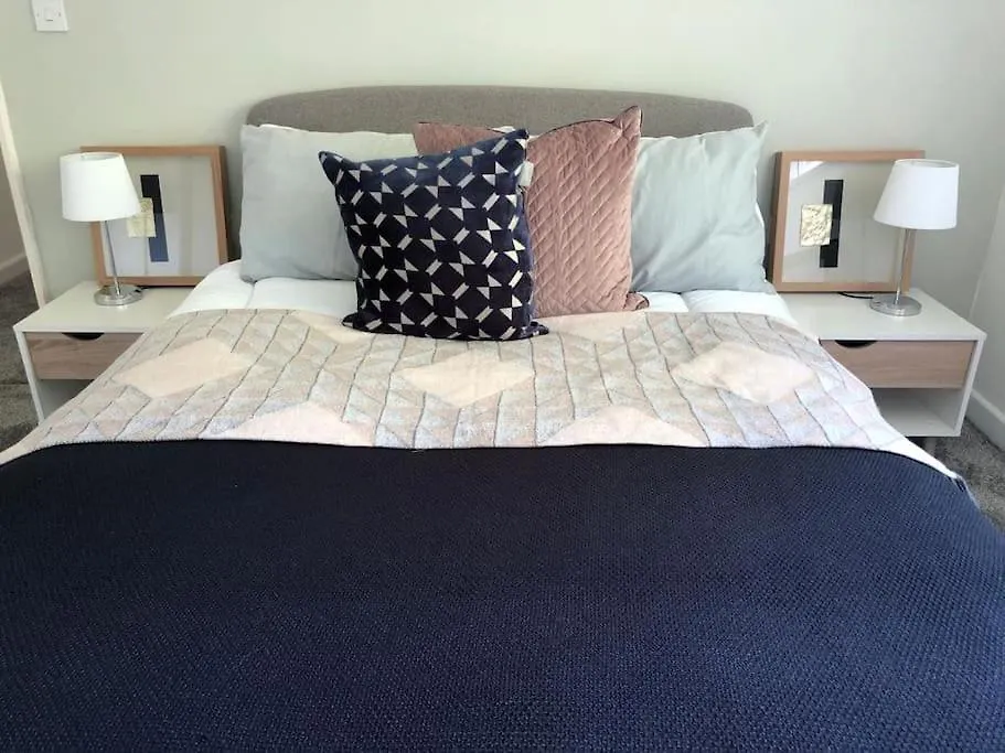 Bronte Country - 2 Bed Apartment Near Cliffe Castle Keighley