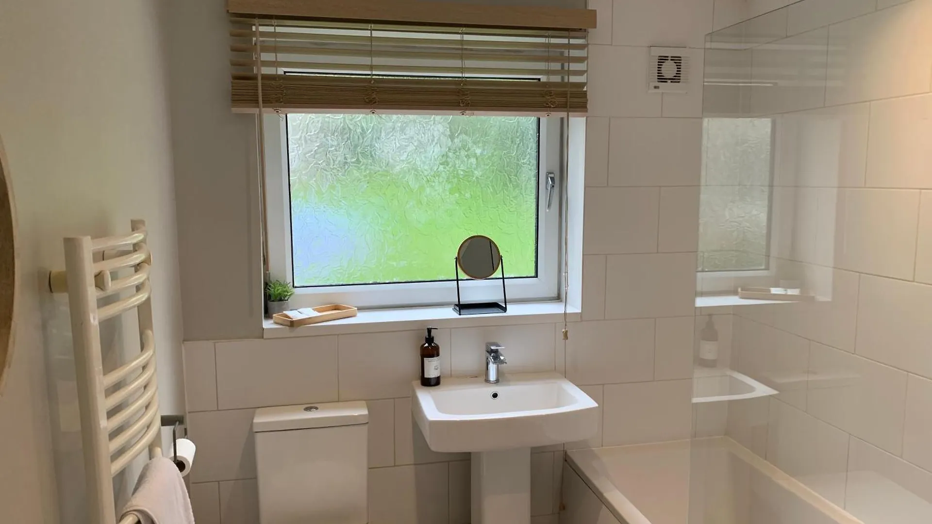 Bronte Country - 2 Bed Apartment Near Cliffe Castle Keighley