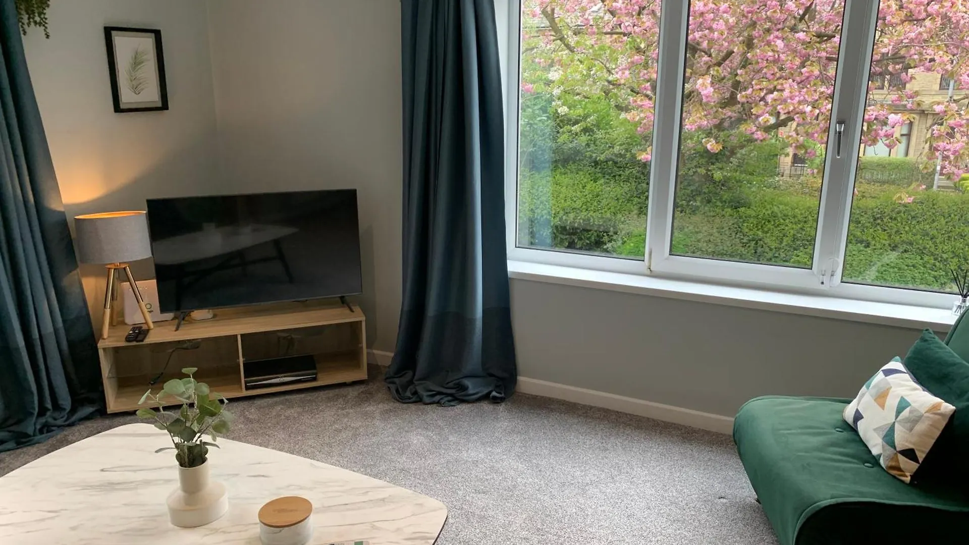 Bronte Country - 2 Bed Apartment Near Cliffe Castle Keighley